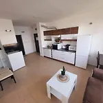 Διαμέρισμα Dilov In Yalta Golden Sands
