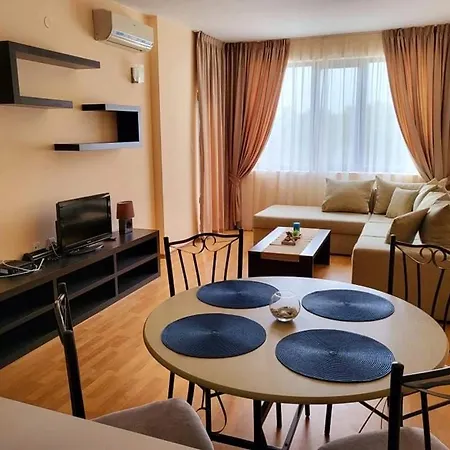 Apartament Dilov In Yalta Złote Piaski
