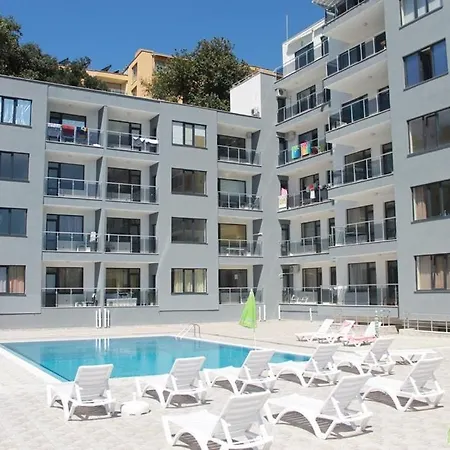 дилов в ялта комплекс * Златни пясъци