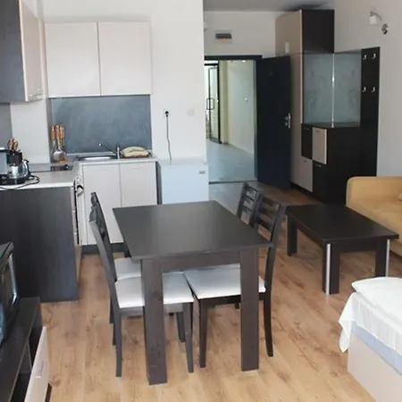 Dilov In Yalta Apartment Golden Sands