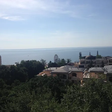 дилов в ялта комплекс